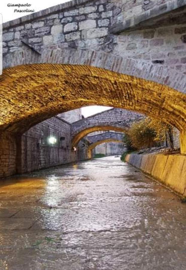Appartamento Casa La Rosa Gubbio Esterno foto