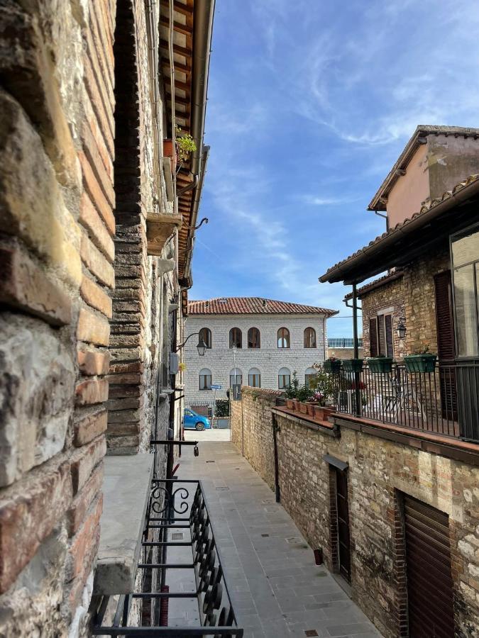 Appartamento Casa La Rosa Gubbio Esterno foto