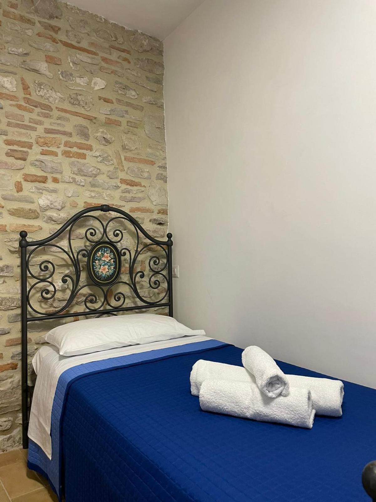 Appartamento Casa La Rosa Gubbio Esterno foto